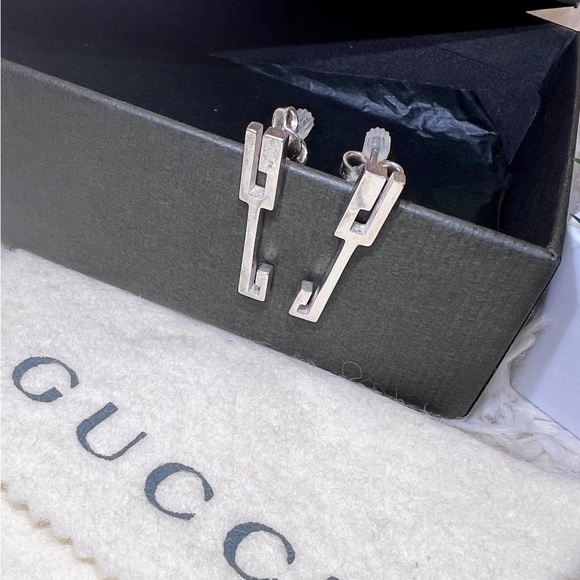 Authentic Vintage Gucci sterling silver earrings 
925 sterling silver - Picture 2 of 6